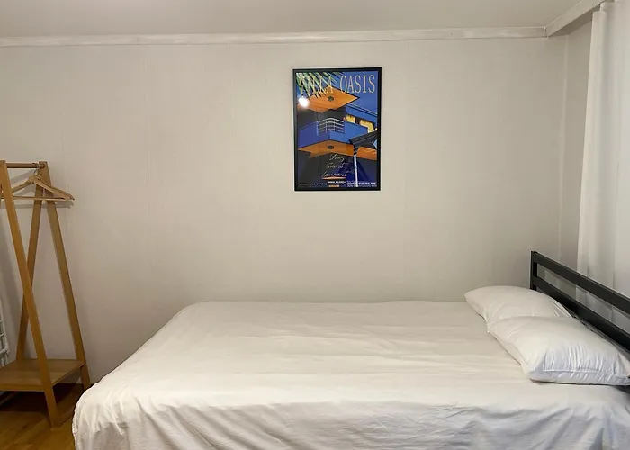Welive Cozy And Comfortable Behind Hongdae Street Сеул