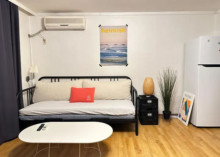 Апартаменты Welive Cozy And Comfortable Behind Hongdae Street